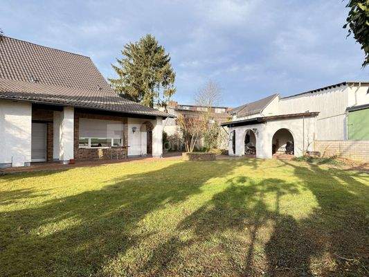 4936 Blick auf dem Grundstück 