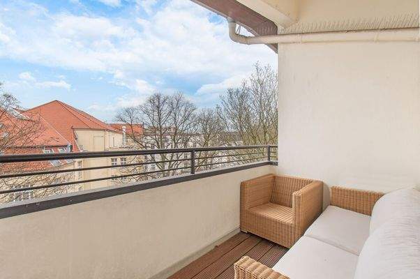 Balkon mit offenem Blick über die Umgebung