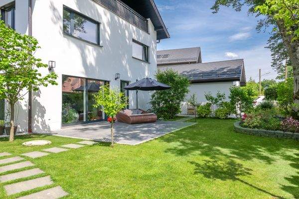 Gartenidylle mit Terrasse