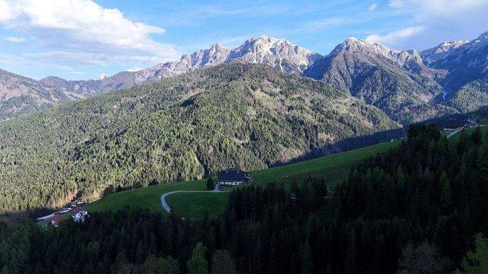 Agstner-Hof-Oberparzenberg-Luxus-Immobilie-Chalet-Olang-Bauernhof-Sanierungsbedürftig-Bauernhaus-Kronplatz-Skigebiet-südtirol-urlaub-Aussicht-Alleine-mitten in der Natur-Autonom-Quelle