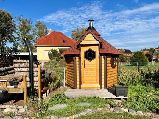 Sauna mit Außendusche