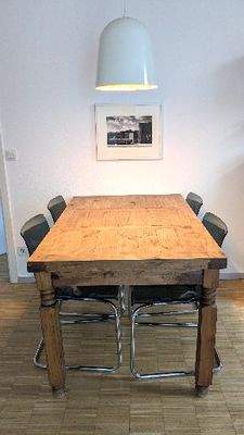 Besprechungstisch in der Küche