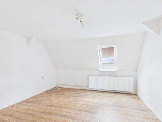 Kossau - Lütt Immobilien  - Zimmer DG