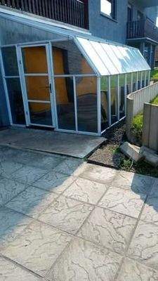 Wintergarten vorm Haus