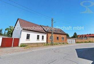 Hausansicht / Straßenseite