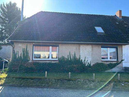 Nordseite zur Strasse