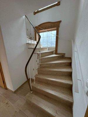 Treppe ins 1. OG