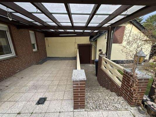 überdachte Terrasse