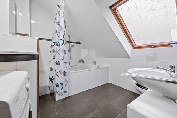 Badezimmer im Dachgeschoss