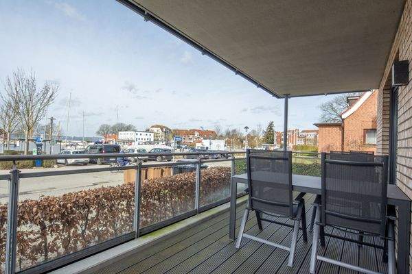 In erster Reihe zum Wasser