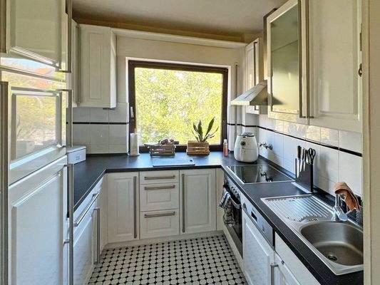 moderne, zeitlose Einbauküche