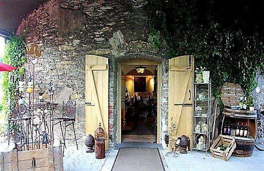 Eingang: Verkaufsraum / Weinkontor / Weinprobierstuben