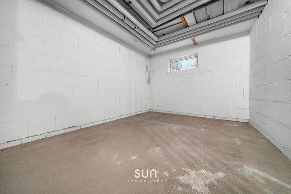 GROßZÜGIGER KELLER