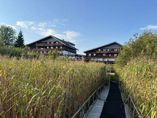 Hauseigener Steg vor dem ehemaligen Hotel 