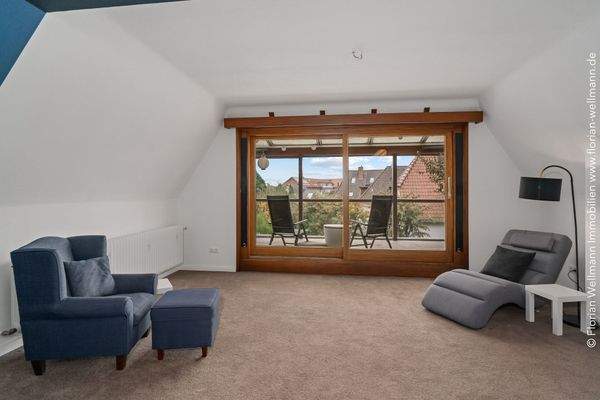 Schlafzimmer mit Balkon 27,79 m²