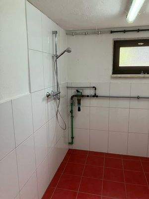 Dusche im Keller