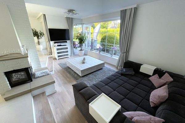 Kamin- u. Fernsehbereich