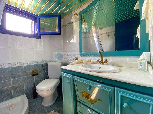 5566841d4b664c2fb8da24b1e1de047f-original