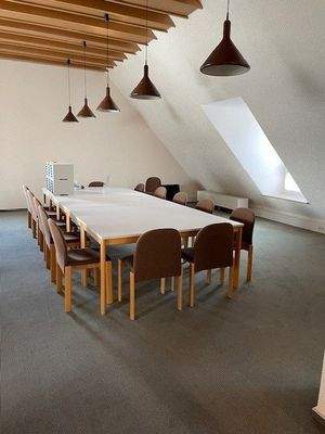 2. OG Versammlungsraum_ Großraumbüro