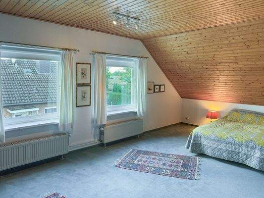 Geräumiges Zimmer OG