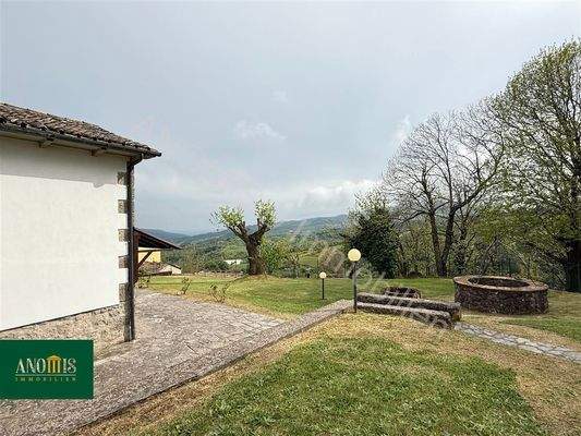 Einfamilienhaus mit 1 Hektar Kastanienwald