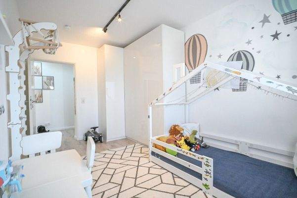 Schlafzimmer 2 von 2