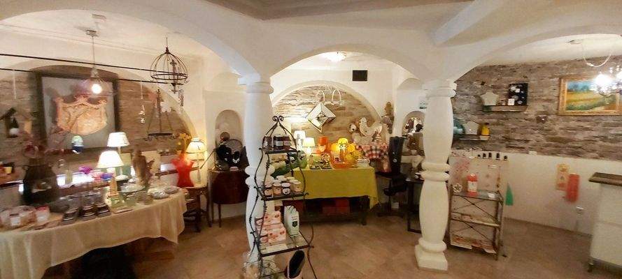 Verkaufsraum (auch zum Gastronomiebereich änderbar)