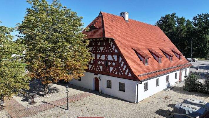 Süd Fassade und Biergarten