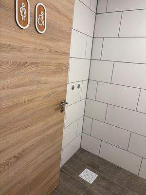 Toilette 2 // Duschanschluss 