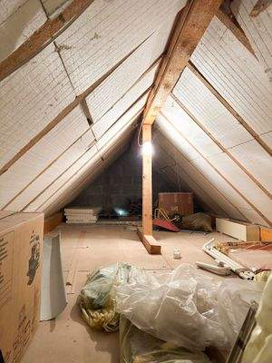 Dachboden Hinterhaus