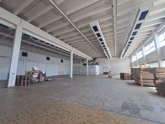 Top Lagerhalle, Deckenhöhe 6,70m & Rolltor