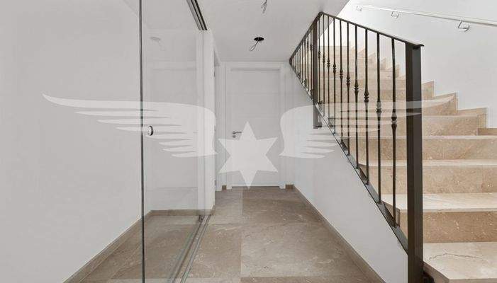 Treppenhaus (Bodega) UG