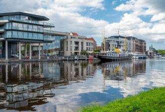 Wunderschöne Lage am Wasser