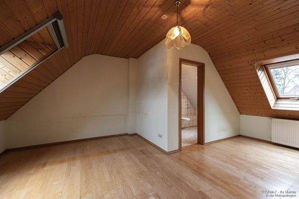 Wohn-, Schlafzimmer DG