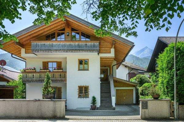 Hausansicht | Alpiner Landhausstil