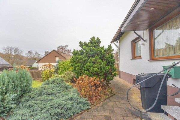 Haus &amp; Gartenansicht