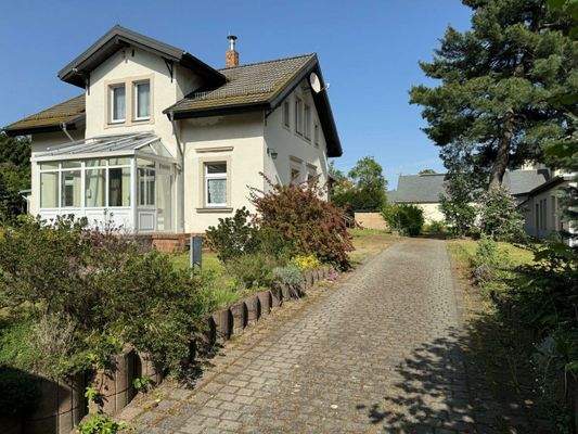 Grundstückseinfahrt