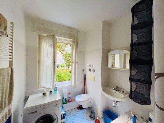 Wannenbad mit Fenster 