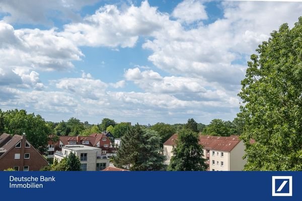 Weitblick vom Balkon ins Grüne