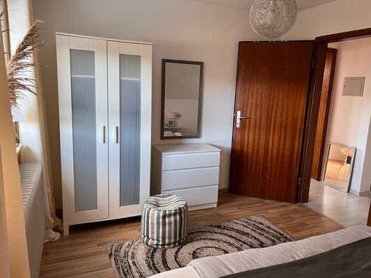 Schlafzimmer 1