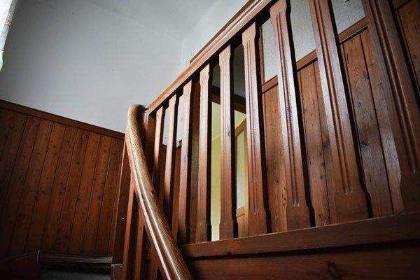 .. schöne, alte Holztreppe !