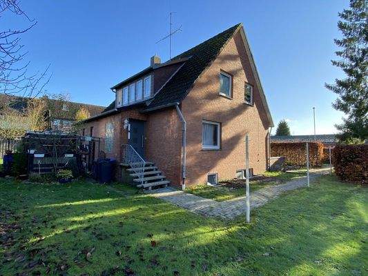 Rückansicht mit Eingangsbereich