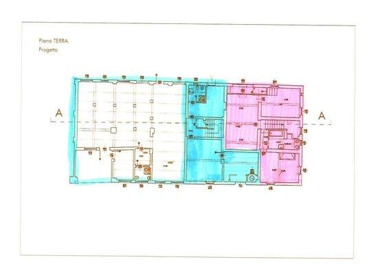 Grundriss EG (piano TERRA); blau = Reiterhof (rot kann gegen Aufpreis miterworben werden)