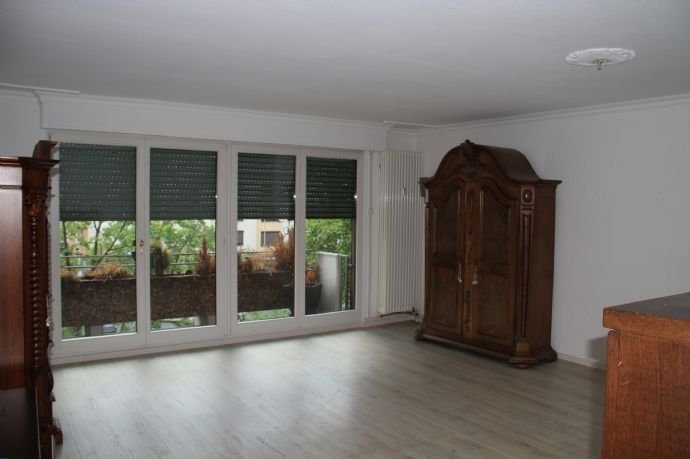 Duissernplatz, 80m², 2-Raum-Wohnung, 2 Balkone, zentrale Lage  Derzeit leer