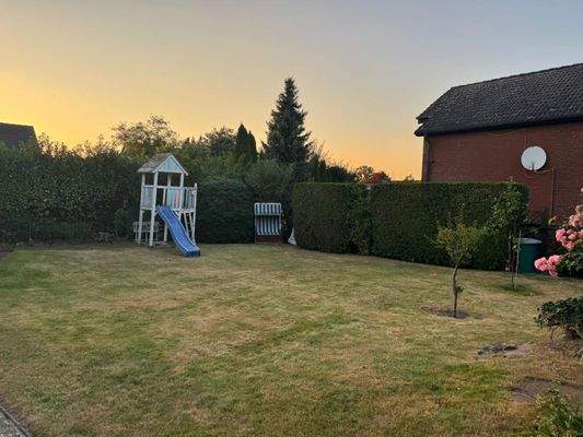 Garten im Sonnenuntergang.JPG