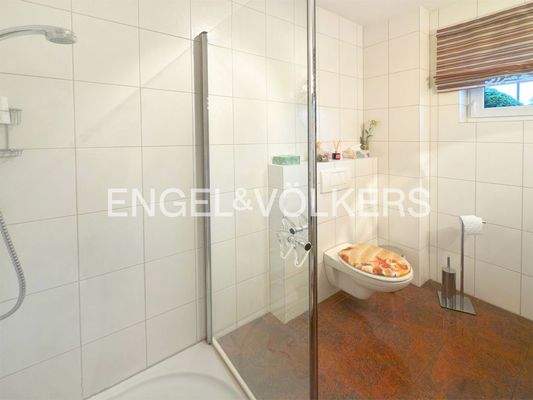 EG: Tageslicht-Duschbad