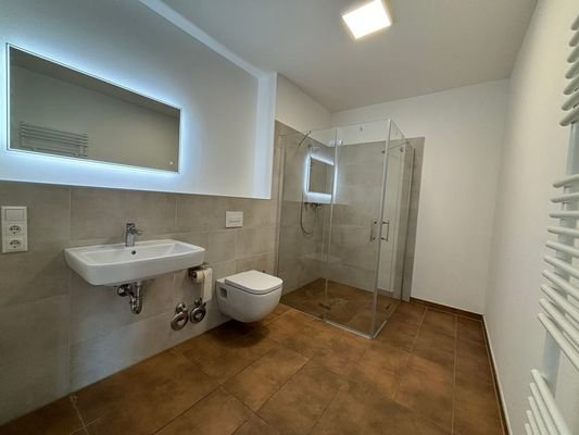 Modernes Badezimmer