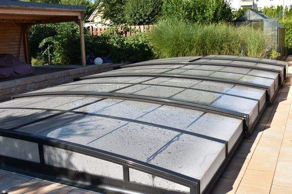 Pool/Abdeckung