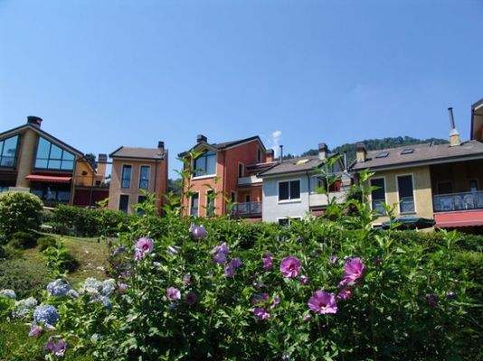 ... vorhandenen Flora macht aus dem Park einen...