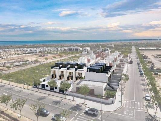 Sustainable Townhouses Near the Coast in Pilar de la Horadada
